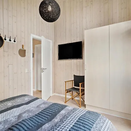 Ferienhaus Gorgeous In With Kitchen Tarm
